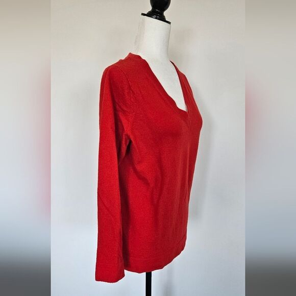 Banana Republic Red V-Neck Sweater - Picture 3 of 9